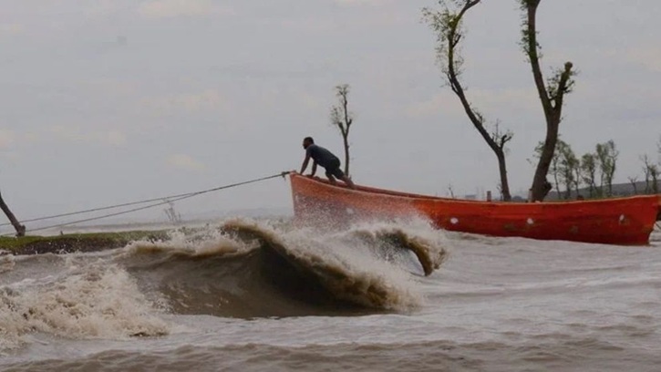 বঙ্গোপসাগরে লঘুচাপের শঙ্কা, সারা দেশে বৃষ্টির আভাস