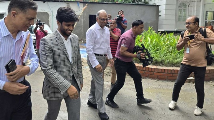 হাসিনার বিরুদ্ধে দ্বিতীয় দিন ট্রাইব্যুনালে মাহমুদুর রহমান
