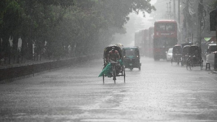তিন বিভাগে অতিভারি বৃষ্টির আভাস