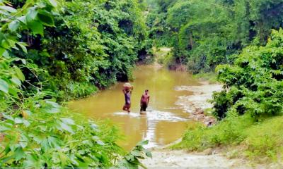 লুটে নেওয়া হচ্ছে নদী ও ছড়ার সিলিকা বালু