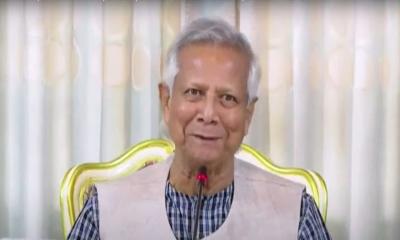 ঢাকেশ্বরী মন্দির পরিদর্শন করলেন প্রধান উপদেষ্টা