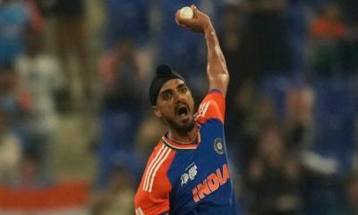 পাক বোলারের বিশ্বরেকর্ড এখন ভারতের পেসারের দখলে
