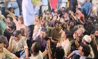 পুলিশের ব্যারিকেড ভেঙে যমুনার সামনে হাসনাতরা