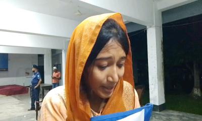 গোপালগঞ্জে ১২০ টাকায় পুলিশের চাকরি পেয়ে কান্নায় ভেঙে পড়লেন তরুণী
