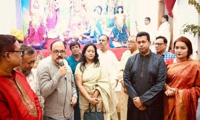 নারায়ণগঞ্জে পূজামণ্ডপ পরিদর্শন করলেন বিভাগীয় কমিশনার