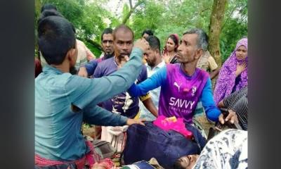 পাবনায় ট্রাকের সঙ্গে মোটরসাইকেলের সংঘর্ষে মা-মেয়ে নিহত