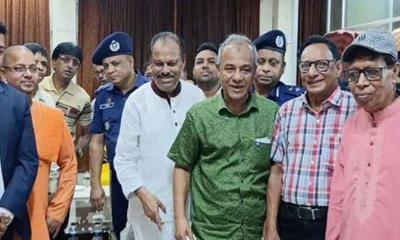 শারদীয় দুর্গাপূজায় নিরাপত্তা ঝুঁকি নেই : স্বরাষ্ট্র উপদেষ্টা