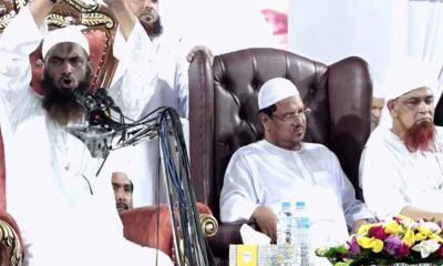 চরমোনাই পীরকে পাশে বসিয়ে নির্বাচন নিয়ে যে বার্তা দিলেন মামুনুল হক