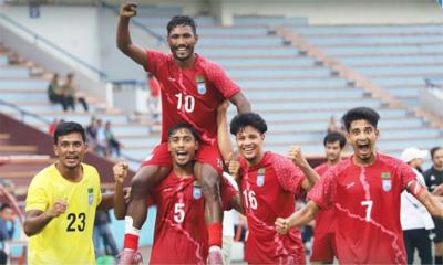 সিঙ্গাপুরকে উড়িয়ে দিল বাংলাদেশ