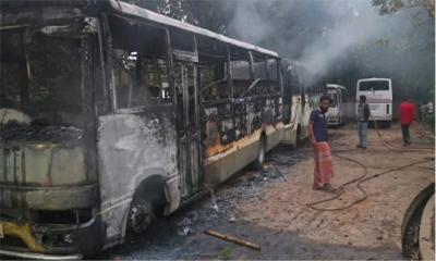 ড্যাফোডিল–সিটি ইউনিভার্সিটি শিক্ষার্থীদের সংঘর্ষ ও অগ্নিসংযোগ