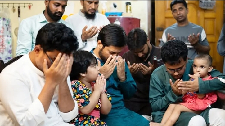 সেই সাংবাদিকের পরিবারের পাশে সাদিক-ফরহাদ, ২ লাখ টাকা অনুদান