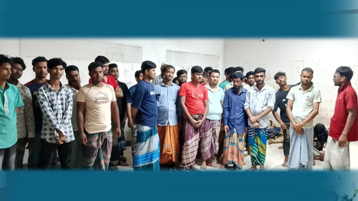 আদাবরে পুলিশকে কোপানোর ঘটনায় ১০২ জন আটক