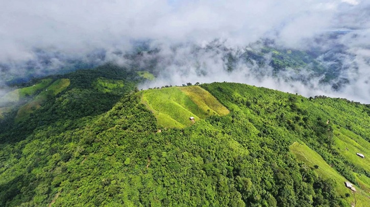বান্দরবানে পর্যটকের ঢল, মূল আকর্ষণ কেওক্রাডং