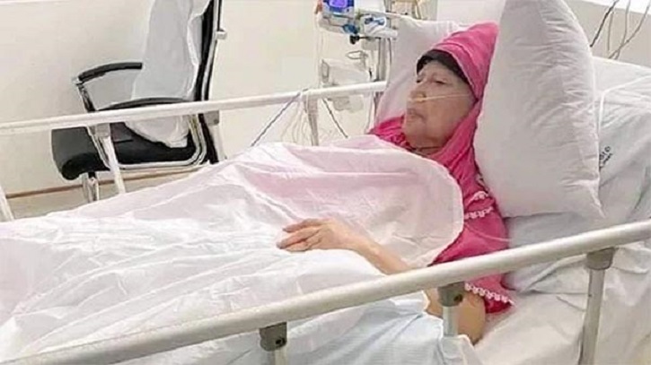 খালেদা জিয়াকে কেবিন থেকে সিসিইউতে স্থানান্তর