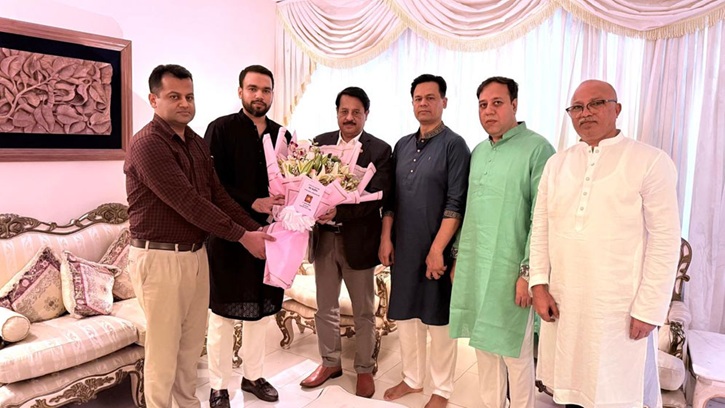 খালেদা জিয়ার জন্মদিনে ফুল পাঠালেন প্রধান উপদেষ্টা