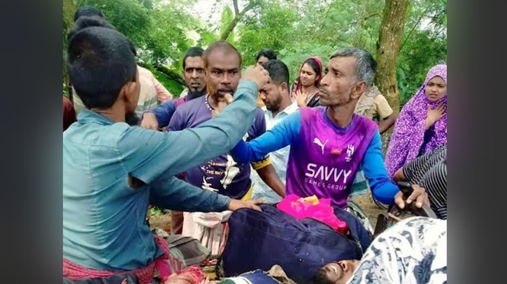 পাবনায় ট্রাকের সঙ্গে মোটরসাইকেলের সংঘর্ষে মা-মেয়ে নিহত