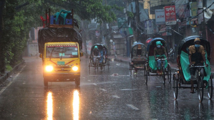 সারাদেশে বজ্রসহ বৃষ্টির আভাস