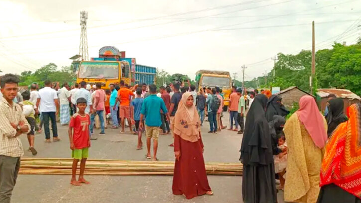 বিজয়নগরে আসন পুনর্বিন্যাসে ক্ষোভ, ঢাকা-সিলেট মহাসড়ক অবরোধ