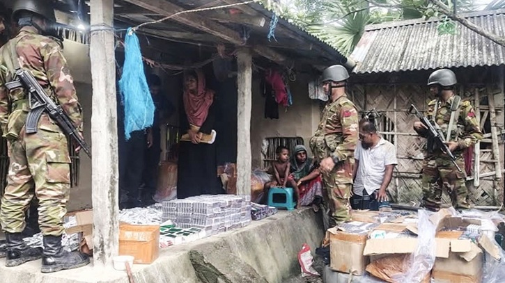 শ্যামনগরে বিপুল পরিমাণ ভারতীয় ওষুধ ও বিড়ি জব্দ, আটক ৩