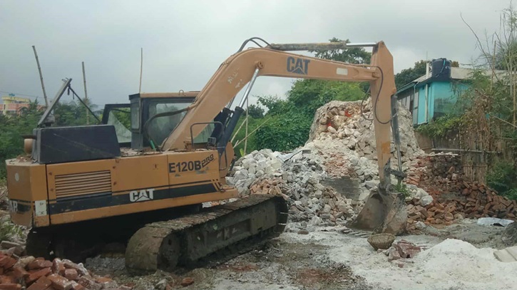 সোনারগাঁওয়ে অবৈধ চুনা কারখানা গুড়িয়ে দিলো তিতাস কর্তৃপক্ষ