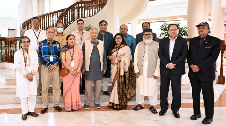 দুর্গাপূজা নিয়ে হিন্দু ধর্মীয় নেতাদের ও  প্রধান উপদেষ্টার বৈঠক