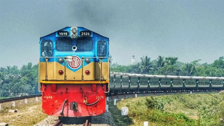 বিমানবন্দরে লাইনচ্যুত যমুনা এক্সপ্রেস, ট্রেন চলাচলে বিঘ্ন।