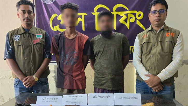 বেনাপোল থেকে অস্ত্র নিয়ে বিভিন্ন স্থানে পৌঁছে দিত চালক-হেলপার