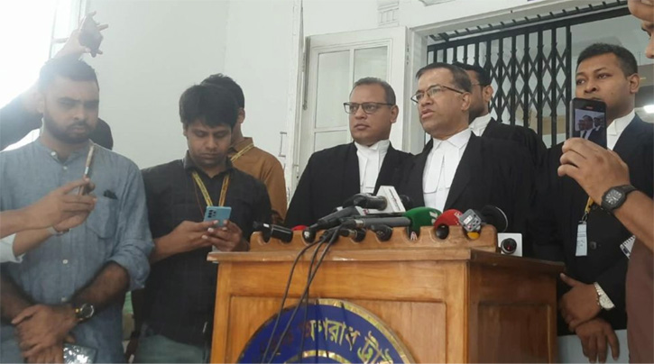 ‘প্রসিকিউশন বলেছে গ্রেফতার, আমরা বলি আত্মসমর্পণ’